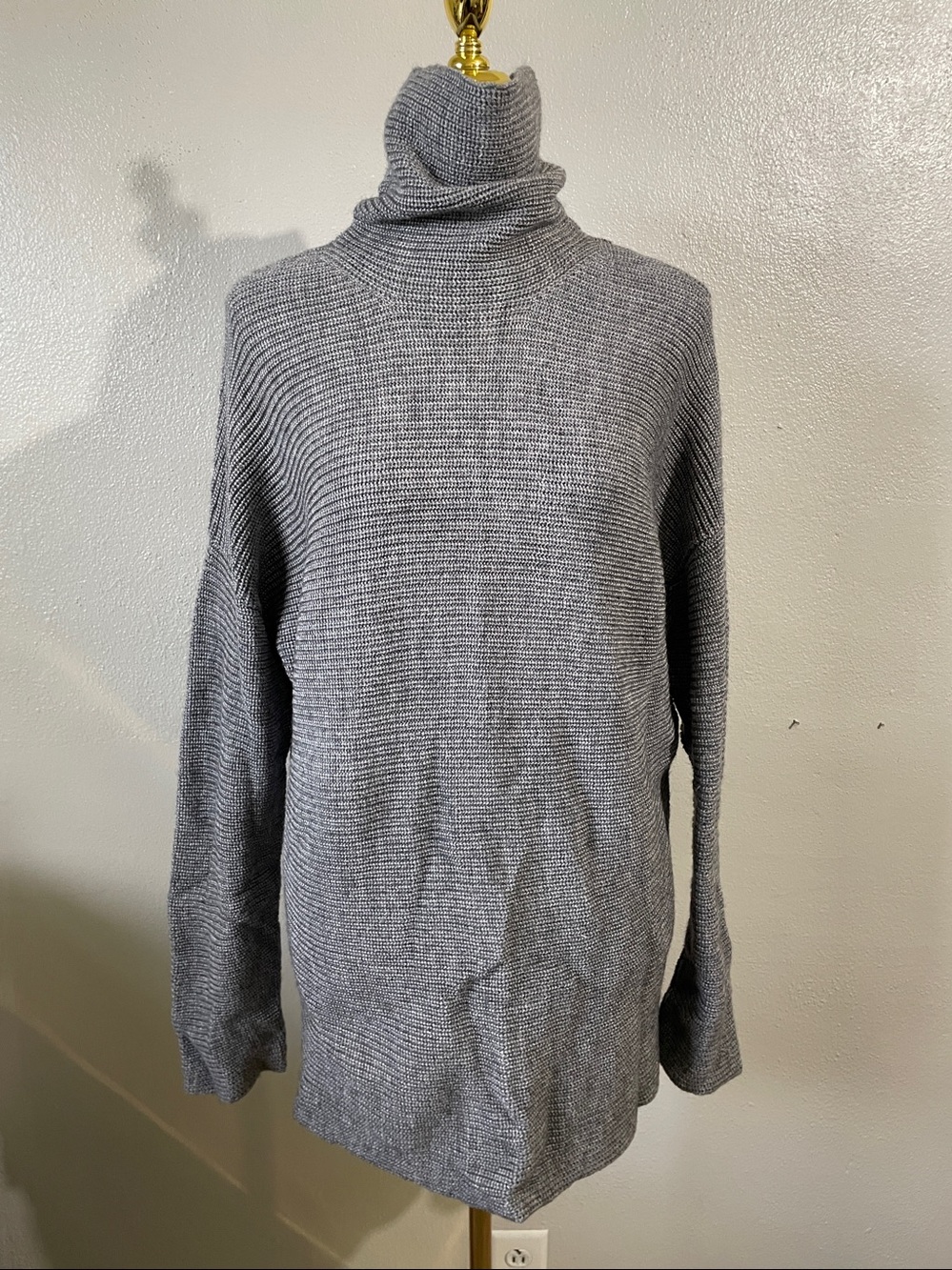 Lovers+Friends Wool Ribbed Chunky Turtleneck Sweater Medium Gray Knit Fisherman
